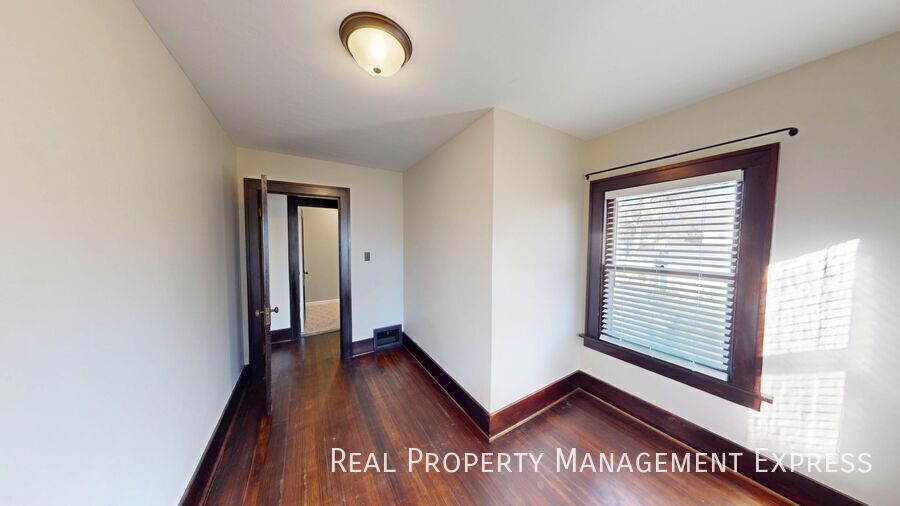 Building Photo - 3 Bedroom 1 Bathroom Home For Rent In Sioux Falls