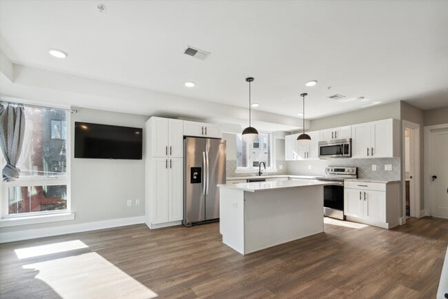 Building Photo - 1739 Page St