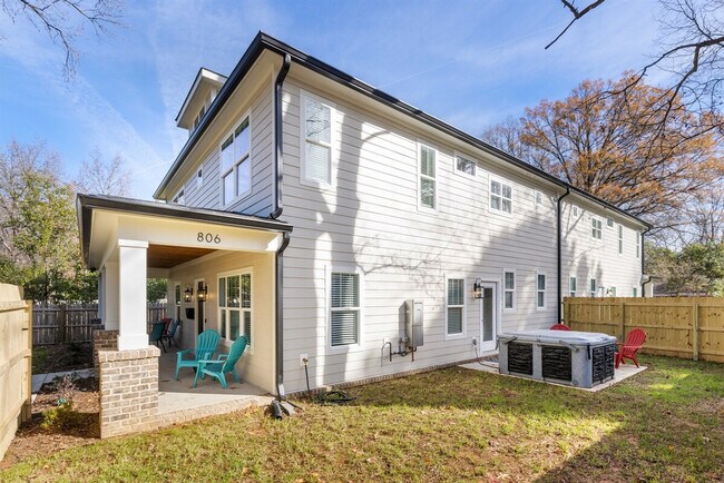 Building Photo - 806 Colorado Ave