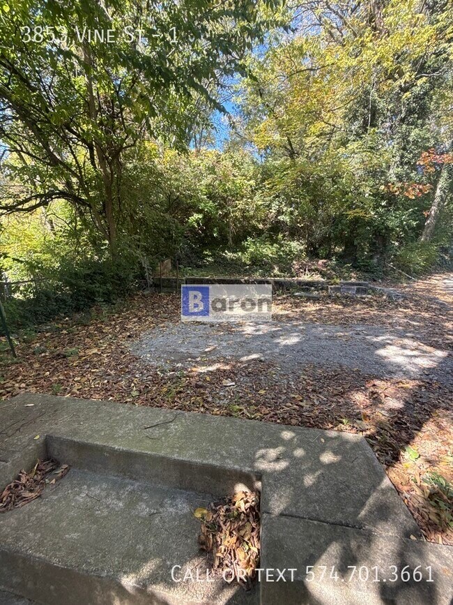 Building Photo - 3853 Vine St