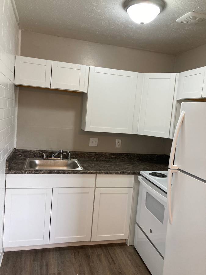 Building Photo - 7560 Mentor Ave