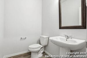 Building Photo - 204 Tiltwood Ct