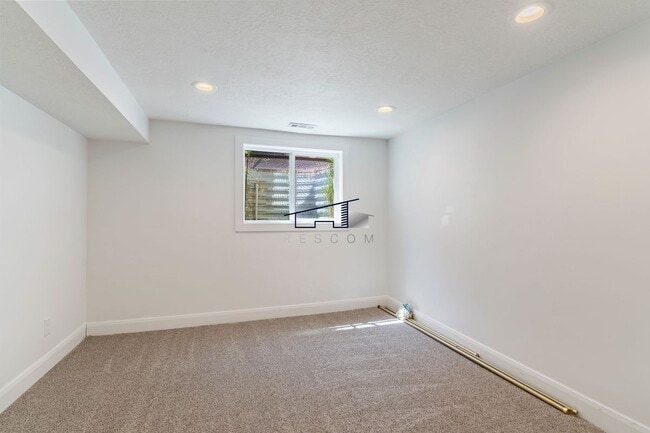 Building Photo - 3075 Polk Ave