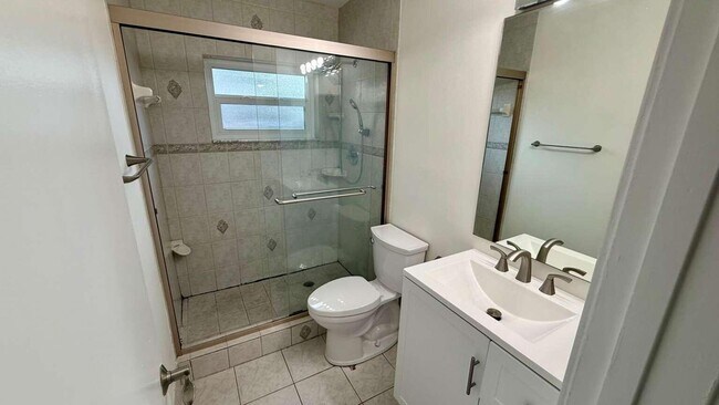 Building Photo - 7321 NW 38th Ct