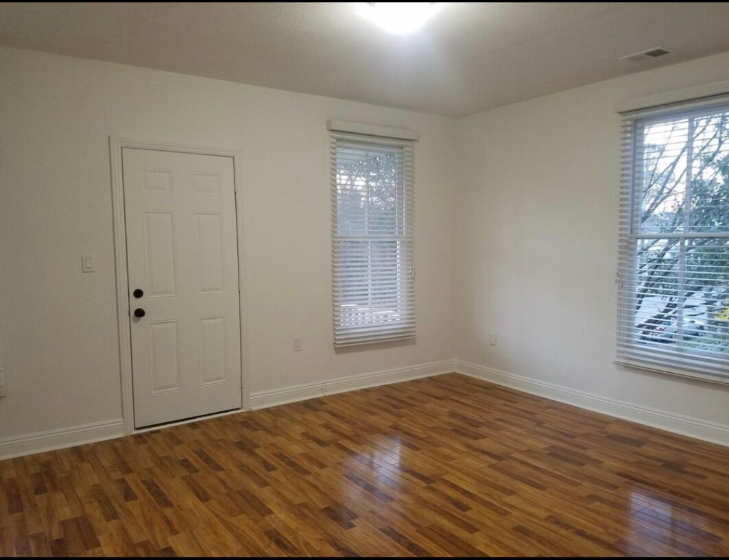 Building Photo - 259 Chautauqua Ave