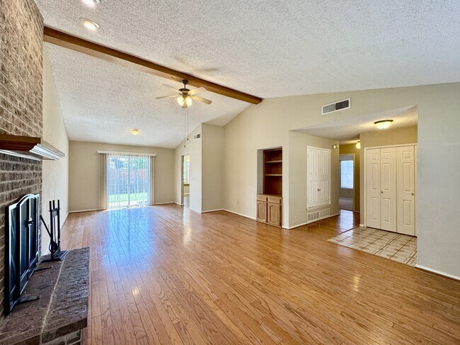 Building Photo - 6300 Westlane