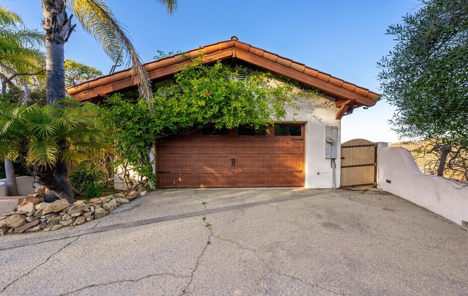 Building Photo - 20333 Reigate Rd
