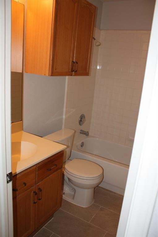 Building Photo - 8104 Hawick Dr