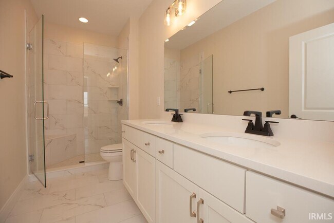 Building Photo - 3018 White Oak Trl