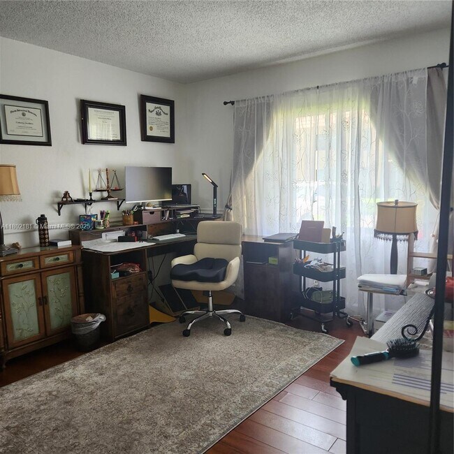 Building Photo - 158 Lakeview Dr