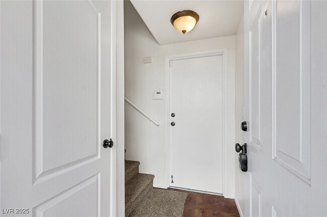 Building Photo - 9901 Trailwood Dr