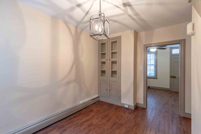 Building Photo - 2 bed/1 bath Townhome in WC Boro w/Off Street Parking