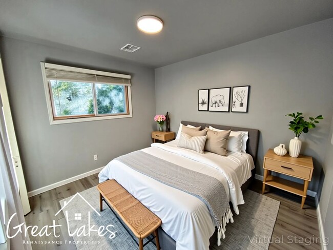 Building Photo - Beautiful 2 Bedroom 1 Bathroom now availab...