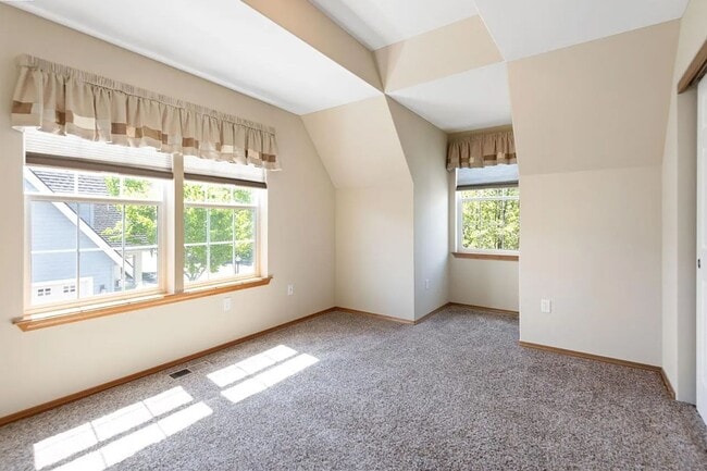 Building Photo - Craftsman Style Townhome in Private Neighb...