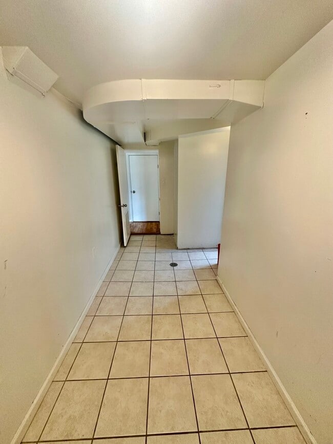 Building Photo - 1243 S Mitchell Ave