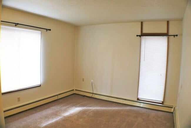 Building Photo - $1,300 | 2 Bedroom, 1 Bathroom House | Pet Friendly* | Available for an July 1st, 2026 Move In!