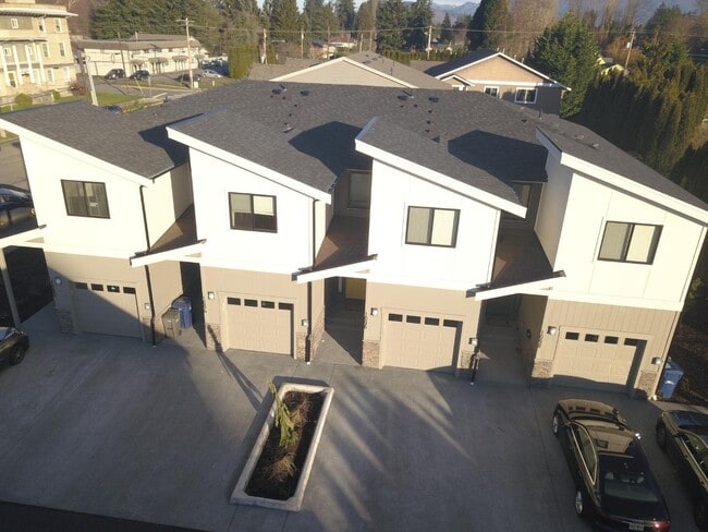 Building Photo - 1096 E Fairhaven Ave