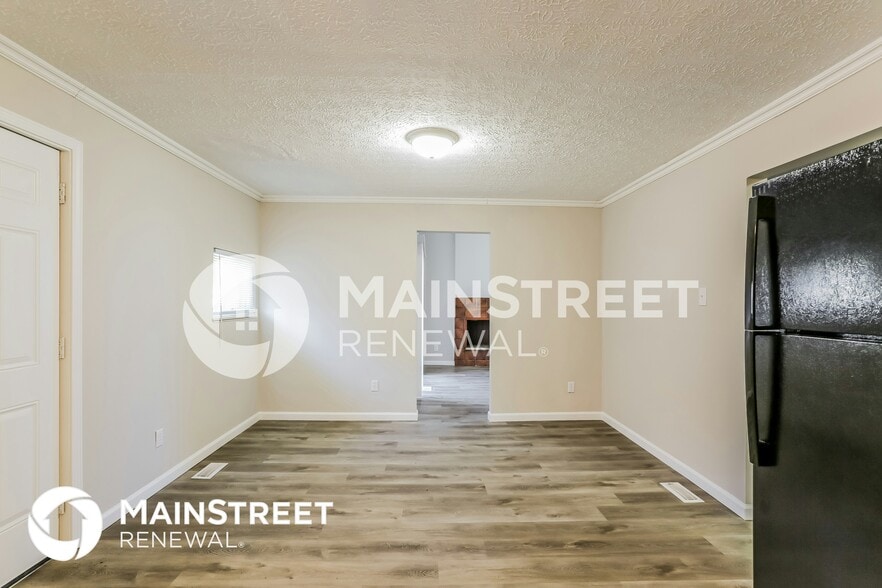 Building Photo - 2475 Lawndale Ave