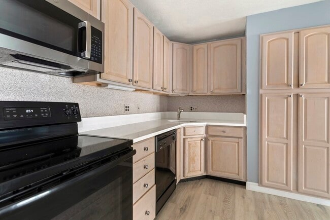 Building Photo - 222 Winthrop Shore Dr