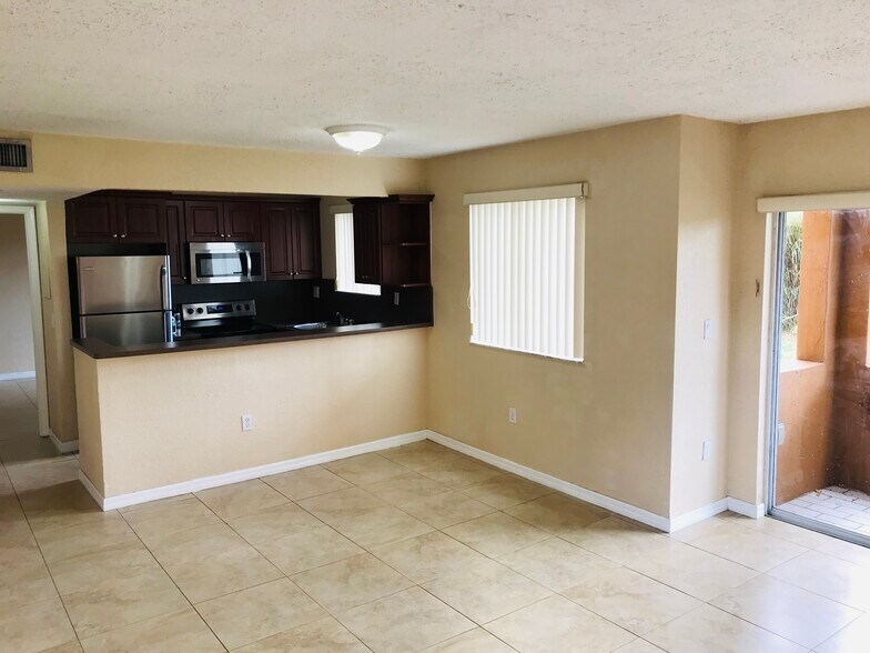 Building Photo - 6225 SW 131st Ct