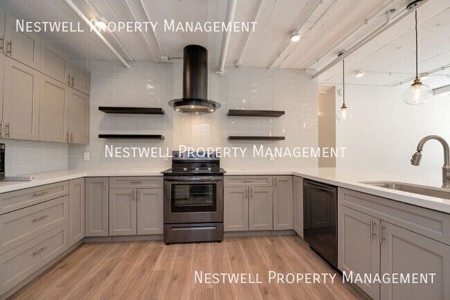 Building Photo - 44 W Broadway