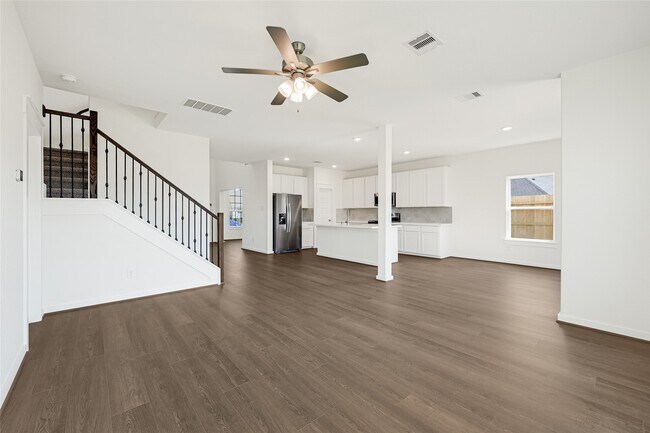 Building Photo - 4625 Peony Grn Dr