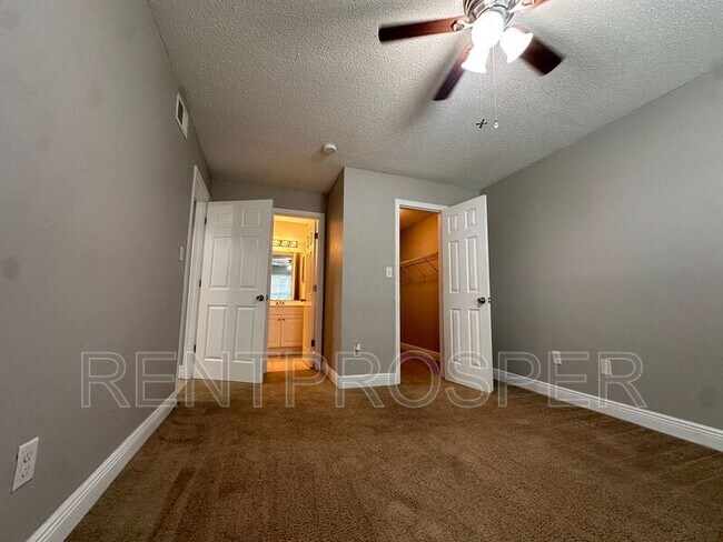 Building Photo - 5600 Devonbriar Way