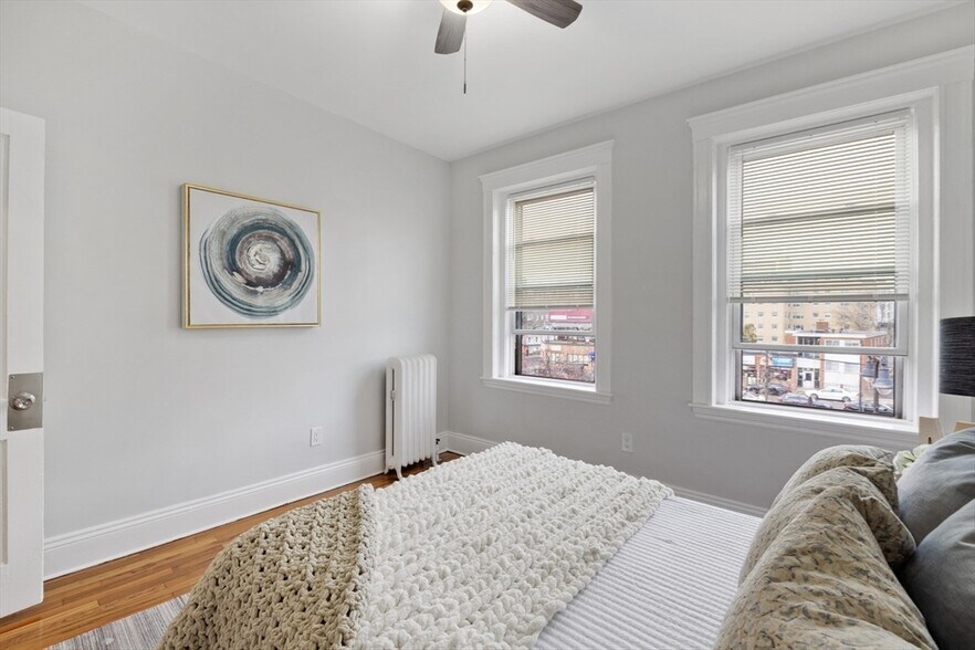 Building Photo - 1564 Commonwealth Ave