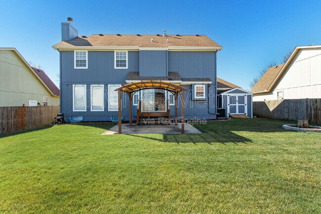 Building Photo - 824 SE 11 Terrace