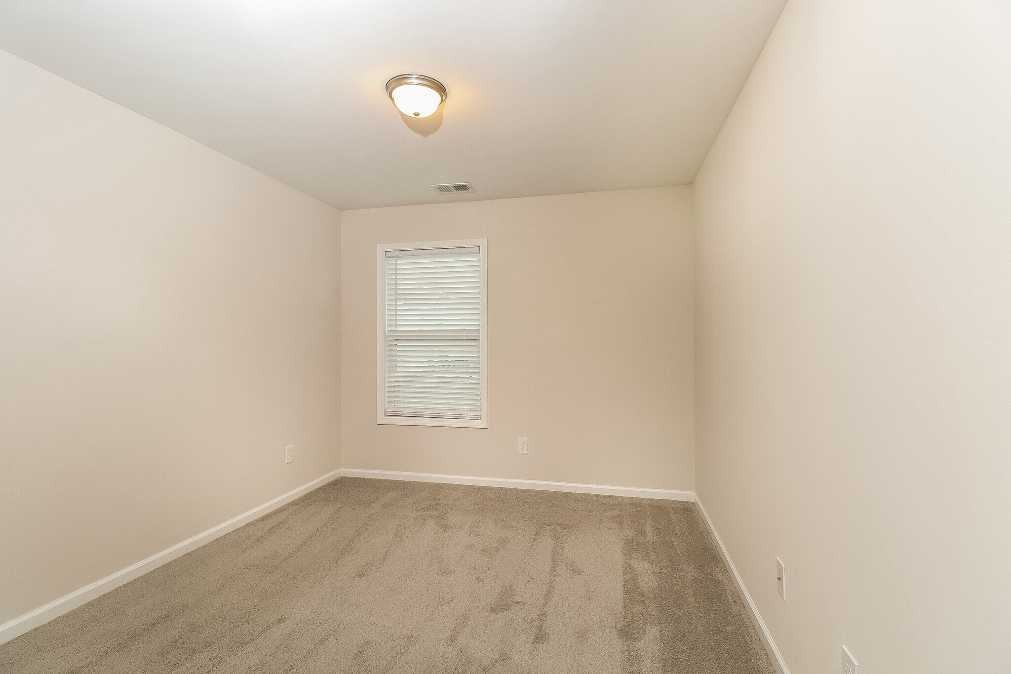 Building Photo - 1041 Winter Wy