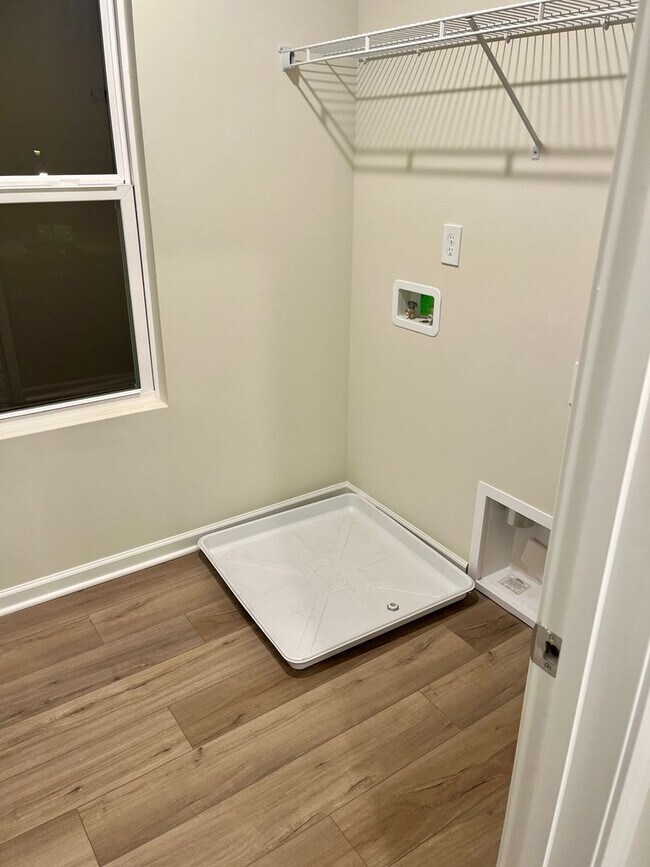 Building Photo - Newer Construction Home!