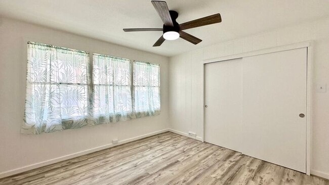 Building Photo - 2340 University Ave