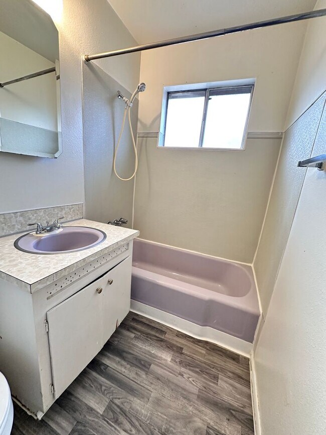 Building Photo - 3215 Morris St NE