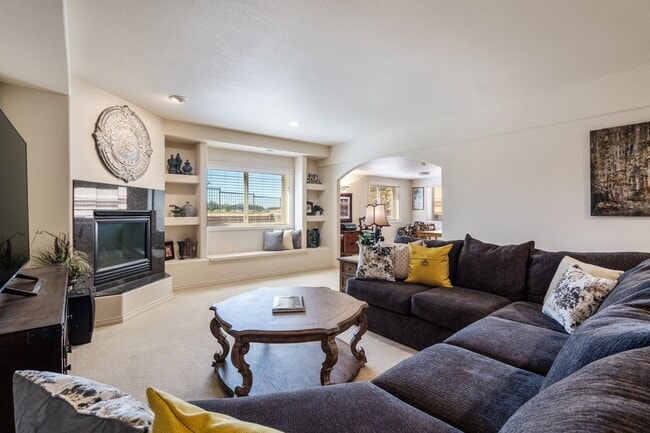 Building Photo - D20 Patio Home on the Golf Course views of...