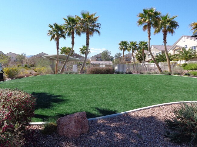 Building Photo - AMAZING 2 STORY TOWNHOME LOCATED IN A GATED COMMUNITY!