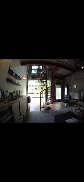 Building Photo - 360 W 300 S