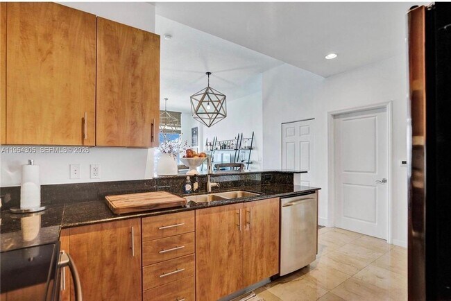 Building Photo - 7900 Harbor Island Dr