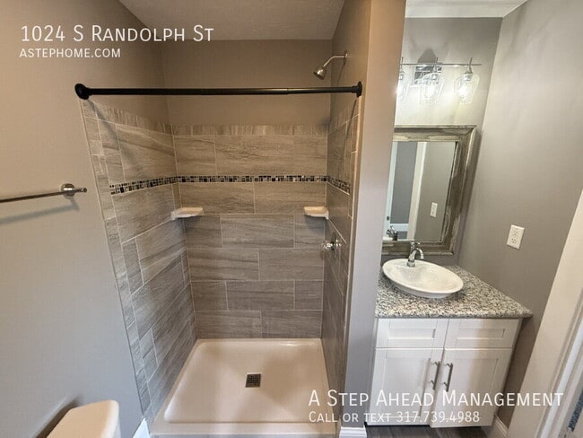 Building Photo - 1024 S Randolph St