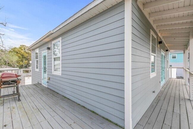 Building Photo - 171 Riberia St