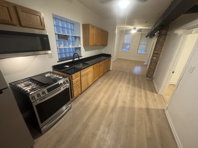 Building Photo - 2646 W Cullerton St
