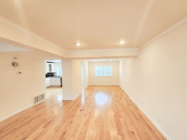 Building Photo - Updated 4 bedroom home