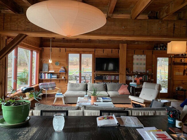 Building Photo - 16-18 Broadway