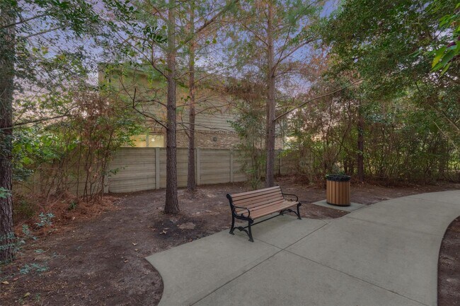 Building Photo - 2437 Branshill Dr