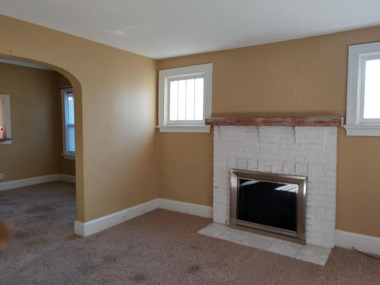 Building Photo - 3536 Linwood Ave