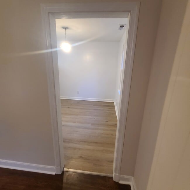 Building Photo - 207 Bland St