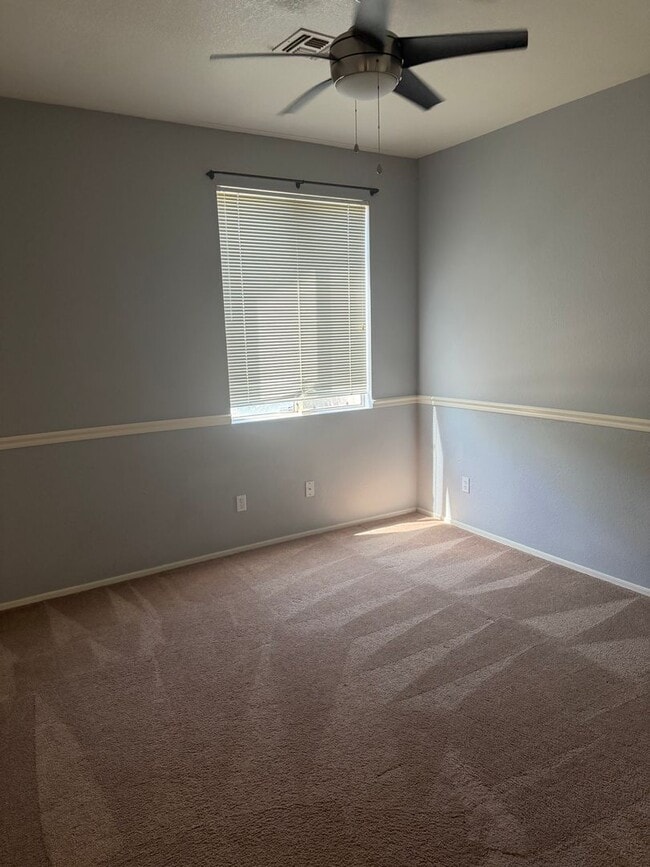 Building Photo - Great Location on Cul de Sac Lot