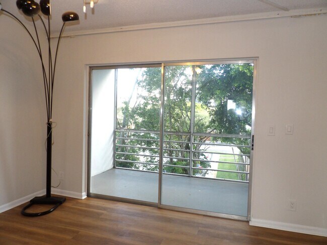 Building Photo - 1638 Embassy Dr