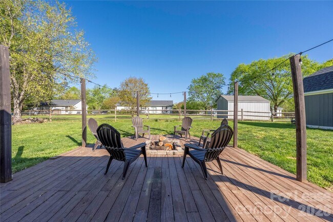 Building Photo - 150 State Park Rd