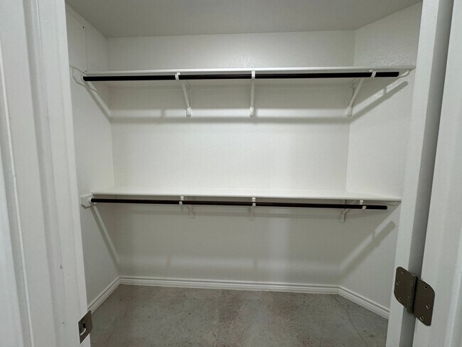 Building Photo - 1234 Lehmann Dr