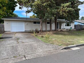 Building Photo - 3 bedroom 1 bathroom single level home!